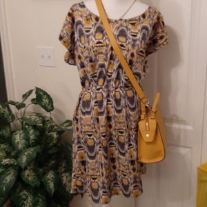 Beautiful printed dress 2x with pockets